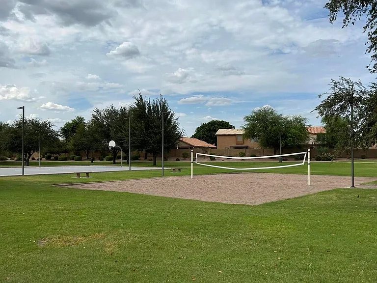 1431 E Century Ave — Photo 22