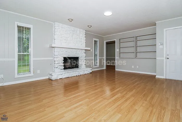 3 bed, 2.0 bath, 1748 sqft, $1,825 — Photo 2