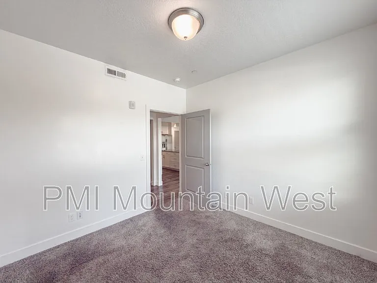 875 S Depot St #B251 — Photo 12