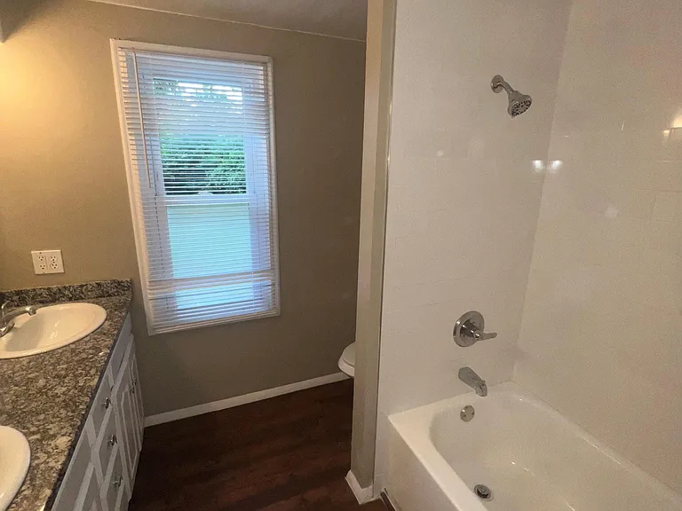 3020 Elmwood Ave — Photo 8