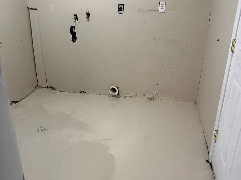 Laundry
Washer and dryer hook ups
If needed a washer and dryer that is negotiable