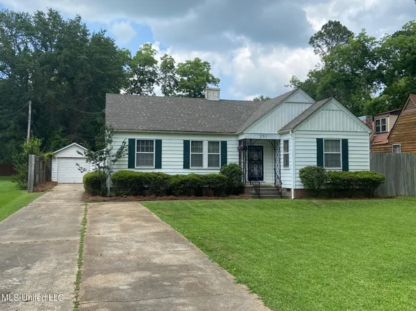 201 E Semmes St, Canton, MS 39046