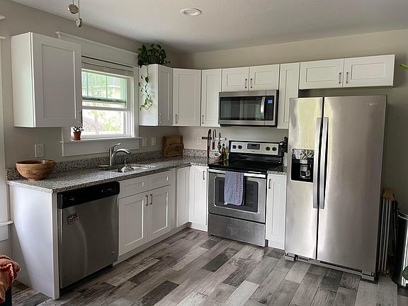 3rd image of 311 W Park Ave