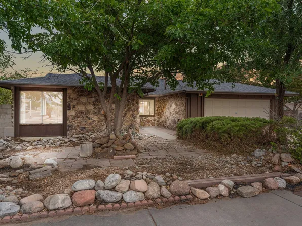 7324 Avenida La Costa NE, Albuquerque, NM 87109