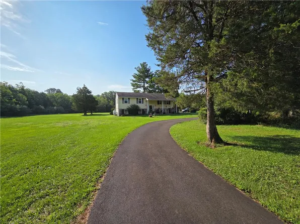 125 E Dark Hollow Rd, Pipersville, PA 18947
