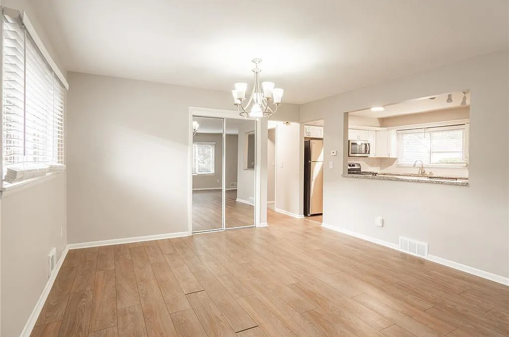 4 bed, 2000 sqft, $2,850 — Photo 3