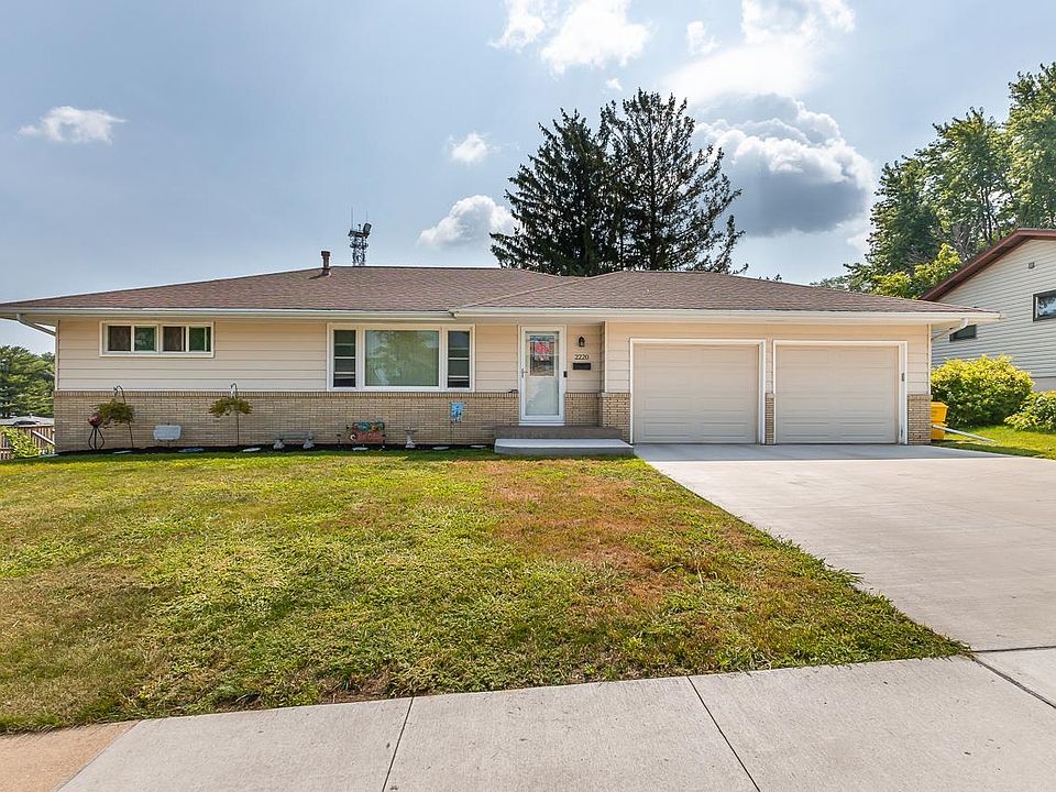 1st image of 2220 Evergreen Dr