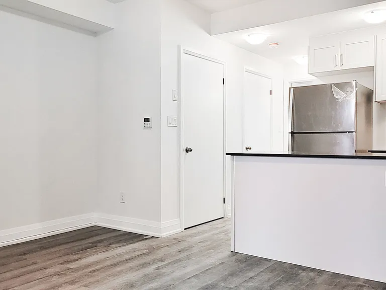 169 Lancaster St W #403 — Photo 20