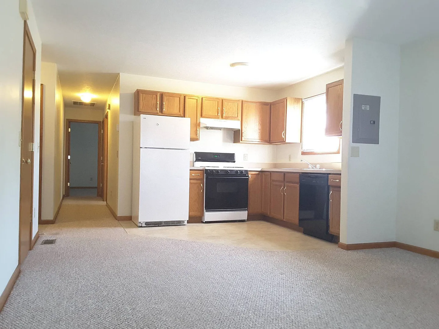 214 Stonewall Court — Photo 4