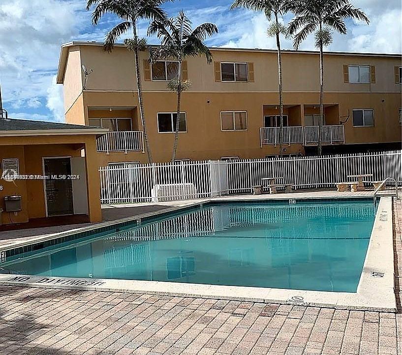 1st image of 6245 Kendale Lakes Cir #210