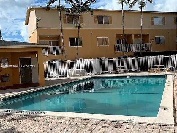 6245 Kendale Lakes Cir #210, Miami, FL 33183