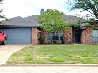 2410 Magan St, Plainview, TX 79072