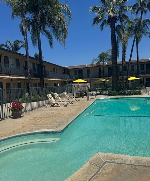 Covina Palms Apartments — Photo 8