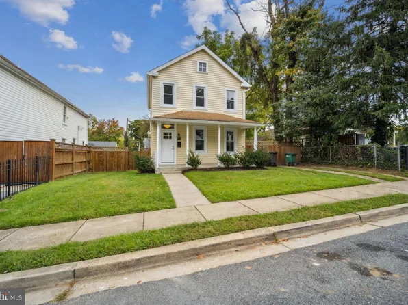 511 70th St, Capitol Heights, MD 20743