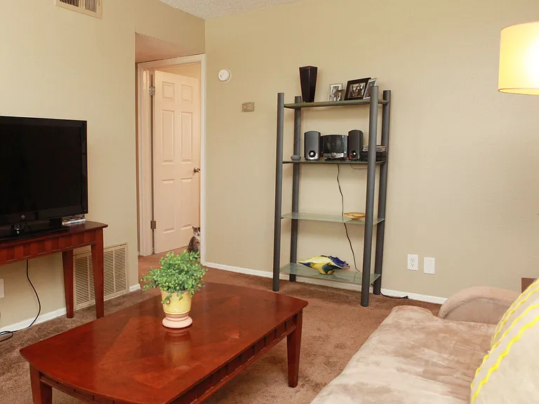 1404 S Troost Ave #102 — Photo 6