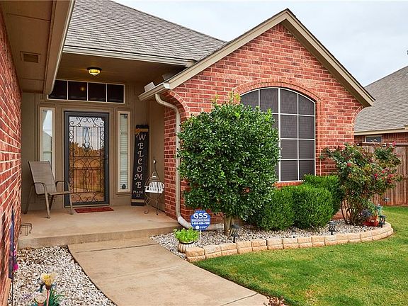 3rd image of 3304 Ashton Dr