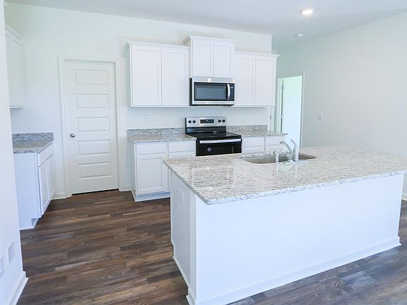 5th image of 2129 Addison Way SW