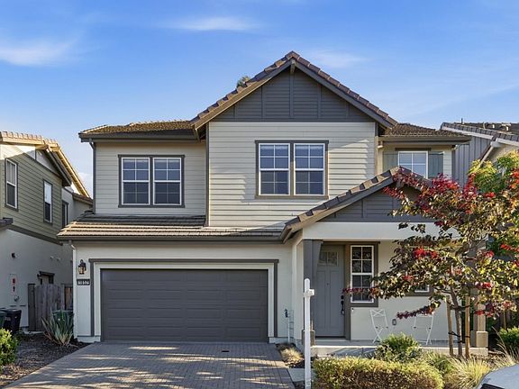 2nd image of 1652 Wonderland Way