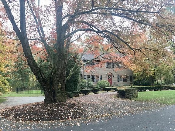 3rd image of 25 Washington Dr