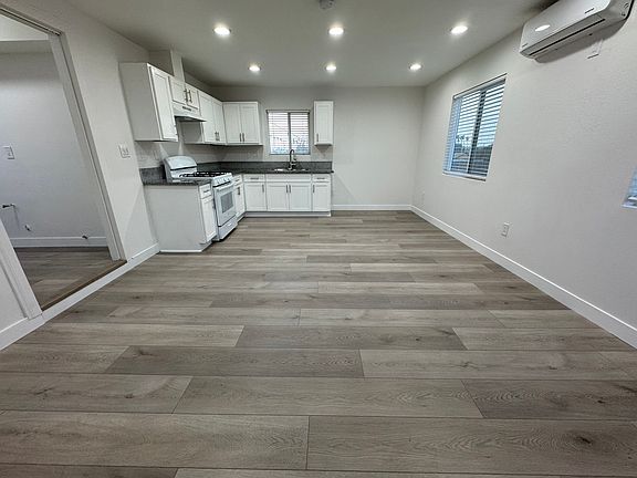 5th image of 3723 E 5th St #1/2