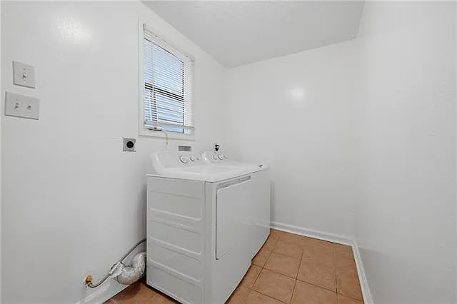 1708 S Lopez St — Photo 9