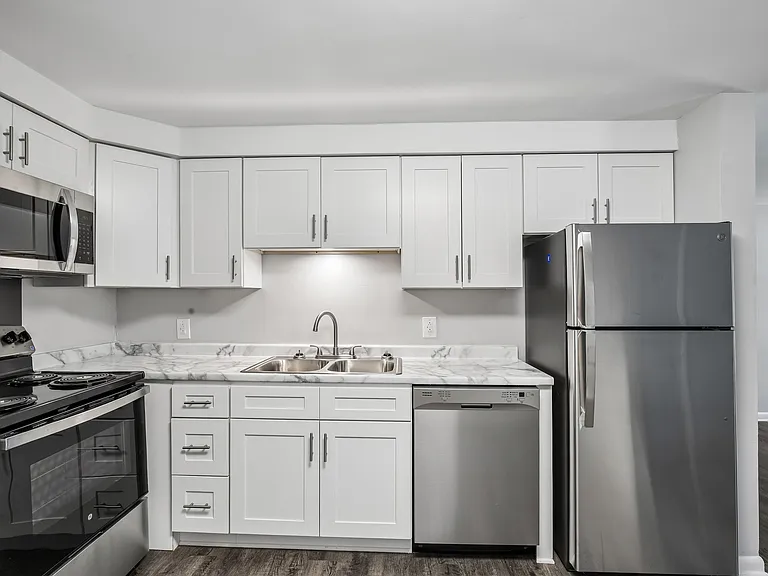 Roberts Park Apartments — Photo 4