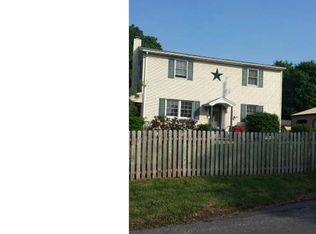 185 Center Rd, Douglassville, PA 19518