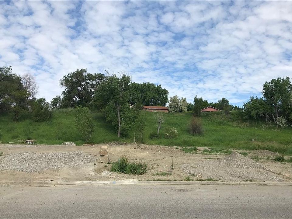 1st image of 2129 Lampman Dr