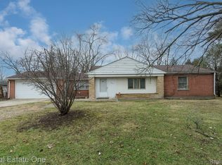 4165 Crooks Rd, Troy, MI 48098