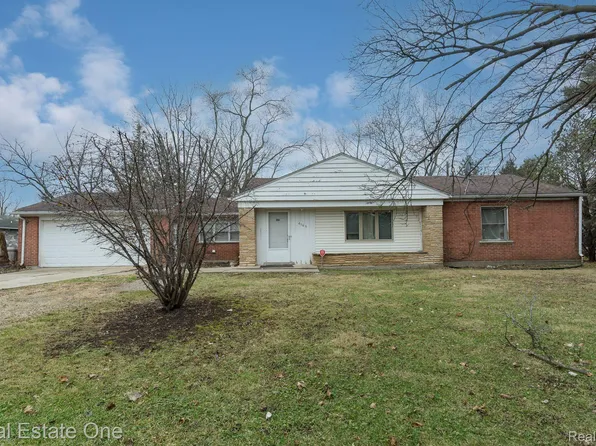 4165 Crooks Rd, Troy, MI 48098