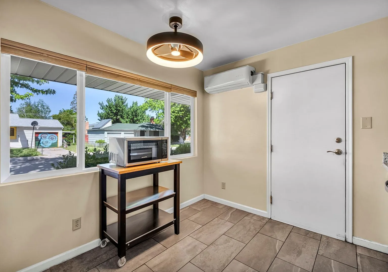 Character, Charm & Location Renovated Reno Gem Near Midtown — Photo 4