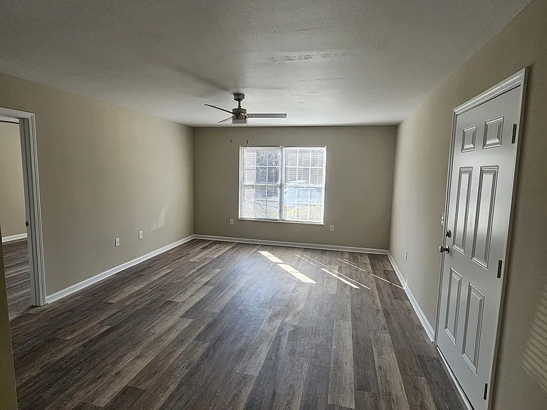 Grayson Apartments — Photo 13