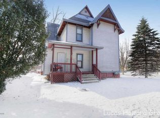 301 E Main St, Ionia, MI