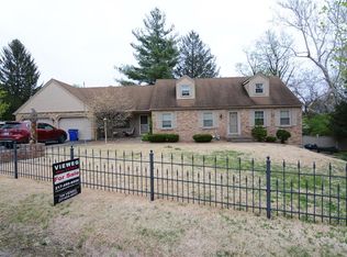 20 Oak Ridge Dr, Decatur, IL 62521