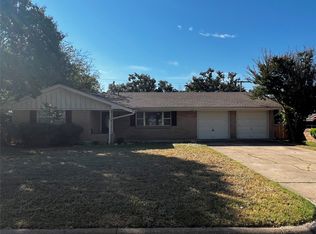 605 Patricia Rd, Hurst, TX 76053