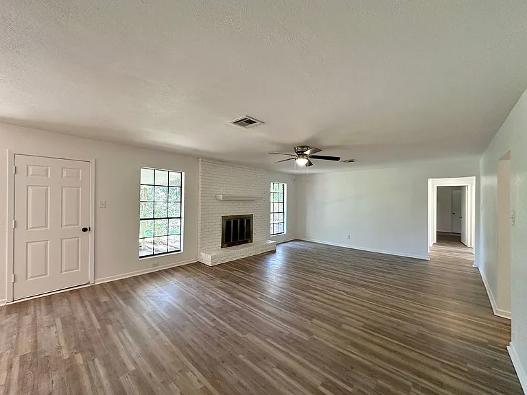 3822 Valley View Dr — Photo 6