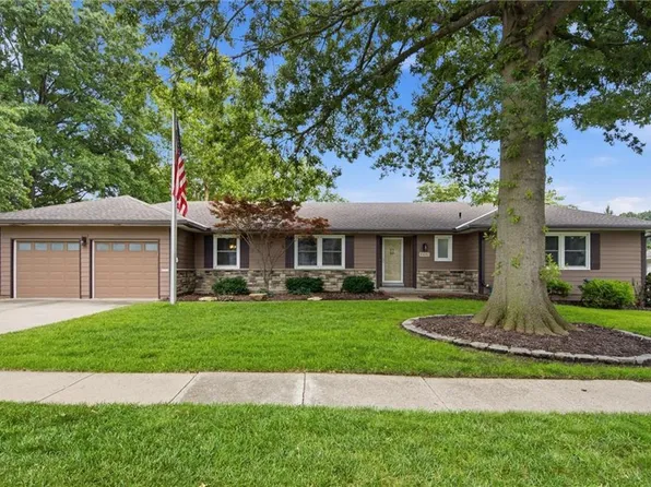 6901 W 101st Ter, Overland Park, KS 66212