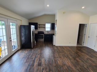 19 S Clinton Ave, Bay Shore, NY 11706