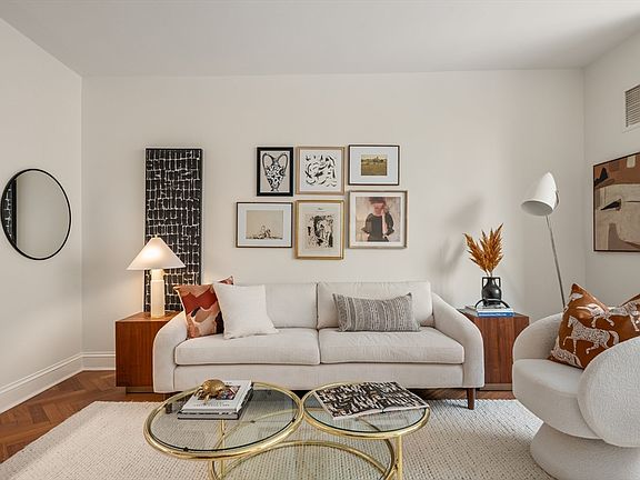 4th image of 1 Charles St S Unit 605