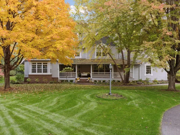 28145 Boulder Bridge Dr, Shorewood, MN 55331