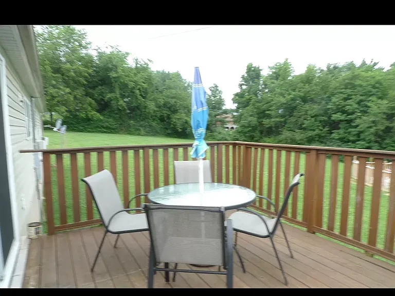 4572 Smith St — Photo 10