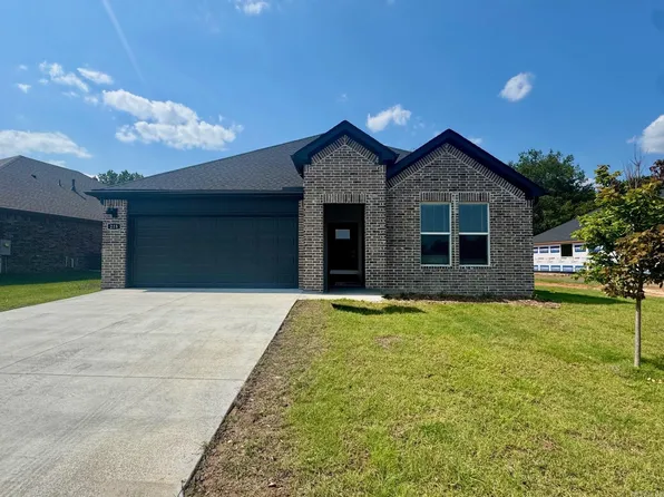 215 Lainey Dr, Maumelle, AR 72113