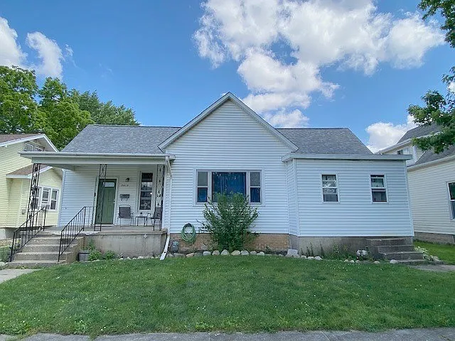 2412 Shelby Ave photo 1