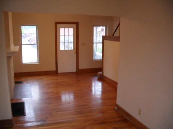 2nd image of 264 E Hudson St