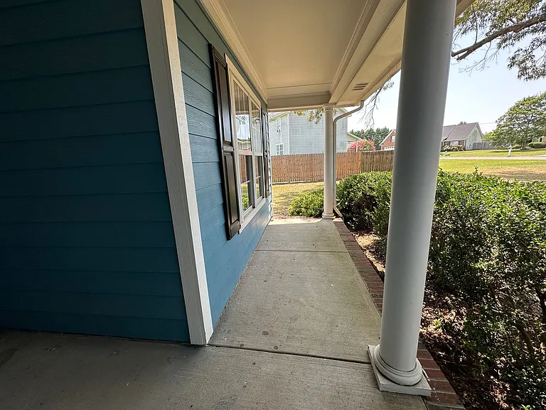 112 Harvest Ln — Photo 4