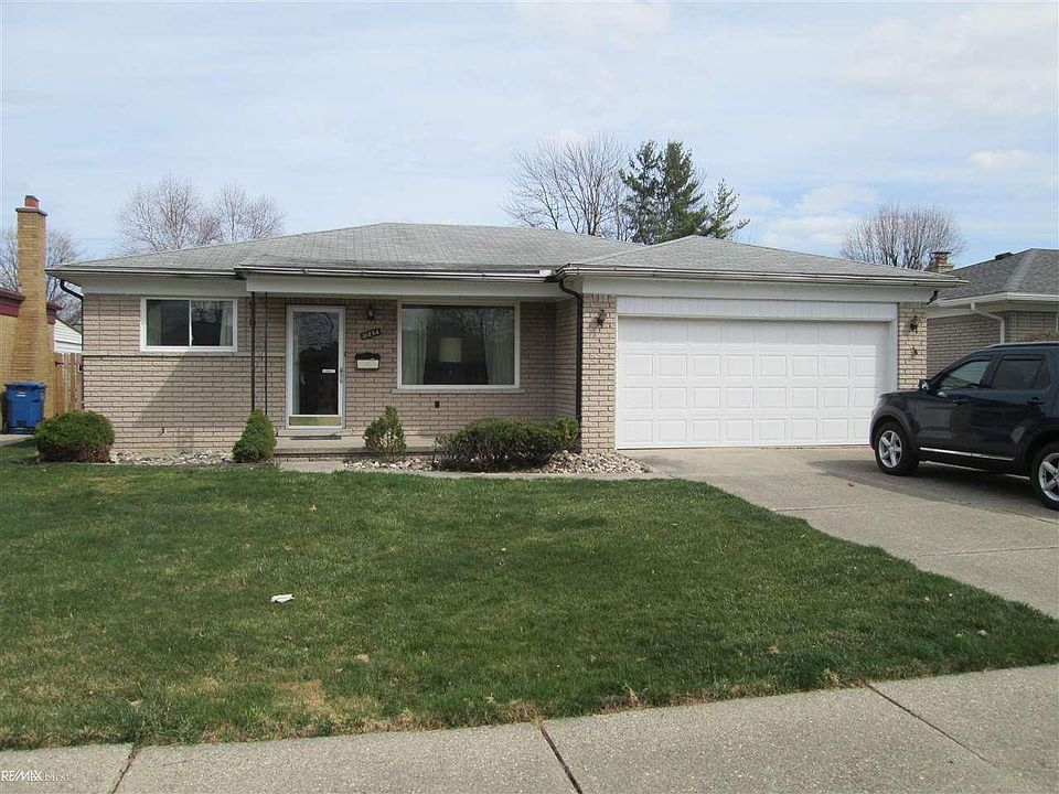 1st image of 30264 Newport Dr