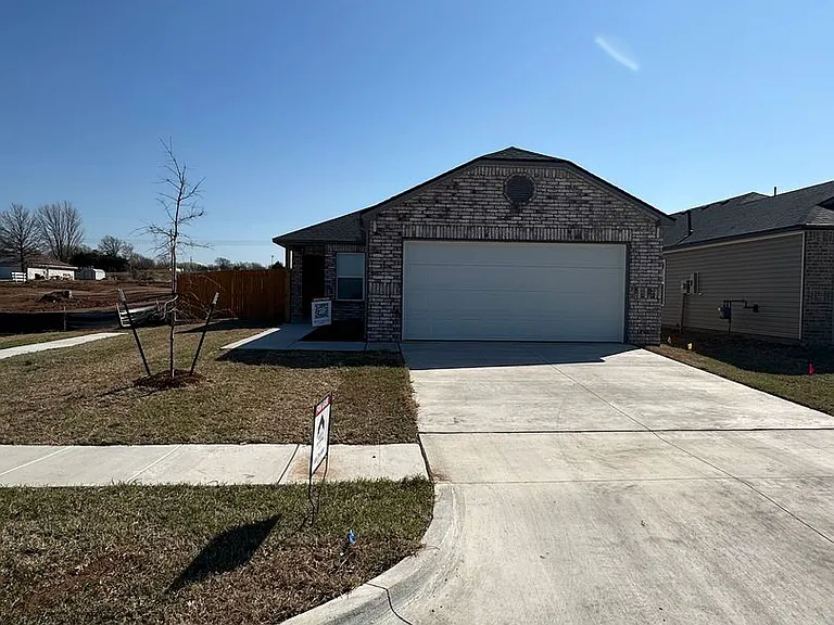1076 Westbrook Blvd — Photo 21