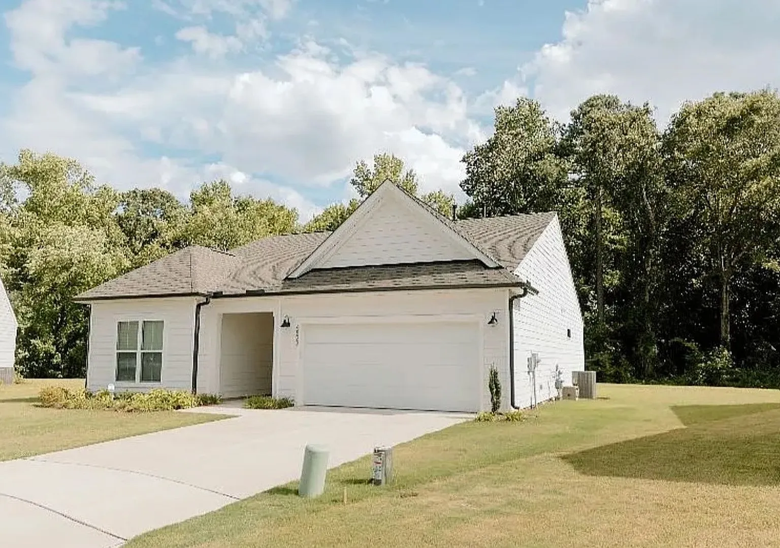 Room in 3 Bedroom Home in Fuquay-Varina — Photo 1