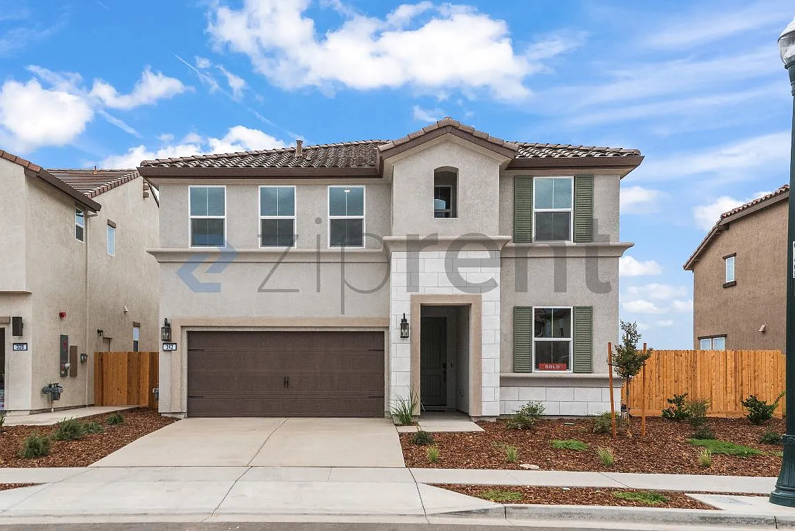 4 bed, 2555 sqft, $3,200 — Photo 1