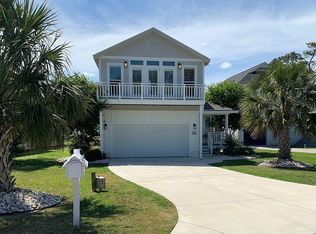 106 Bogue Pines Cir, Pine Knoll Shores, NC 28512